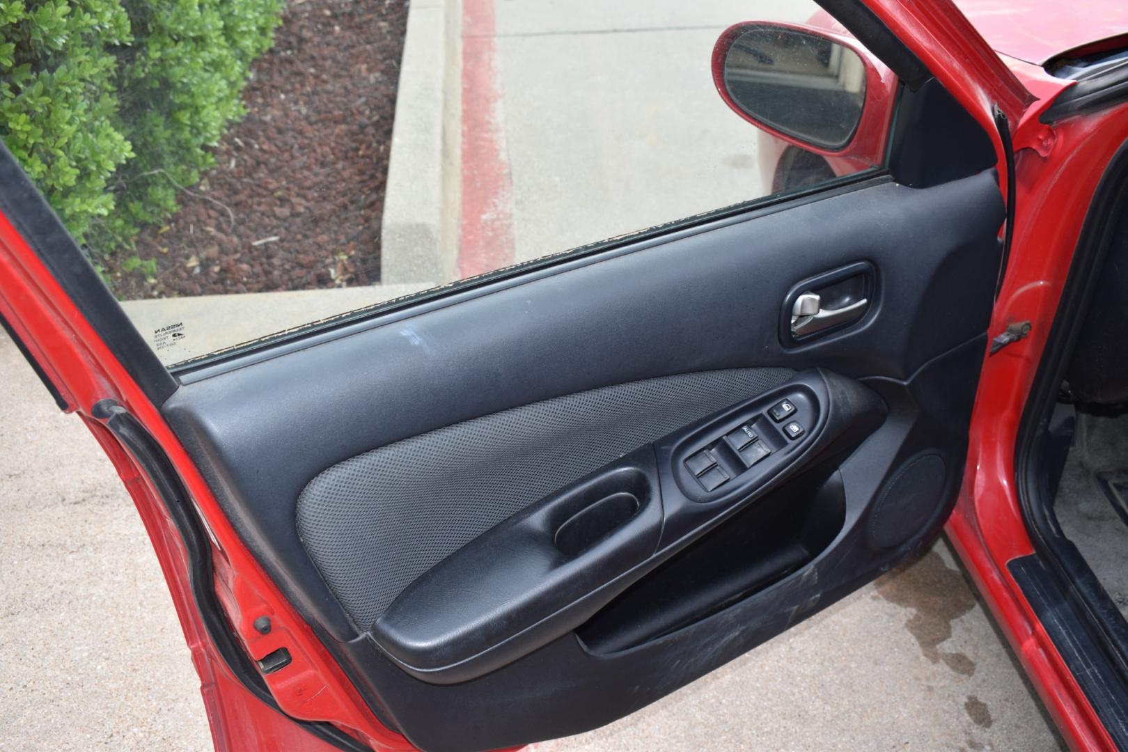 2005 Red Nissan Sentra 1.8 (3N1CB51D25L) with an 1.8L L4 DOHC 16V engine, 4 SPEED AUTOMATIC transmission, located at 5925 E. BELKNAP ST., HALTOM CITY, TX, 76117, (817) 834-4222, 32.803799, -97.259003 - Photo#6